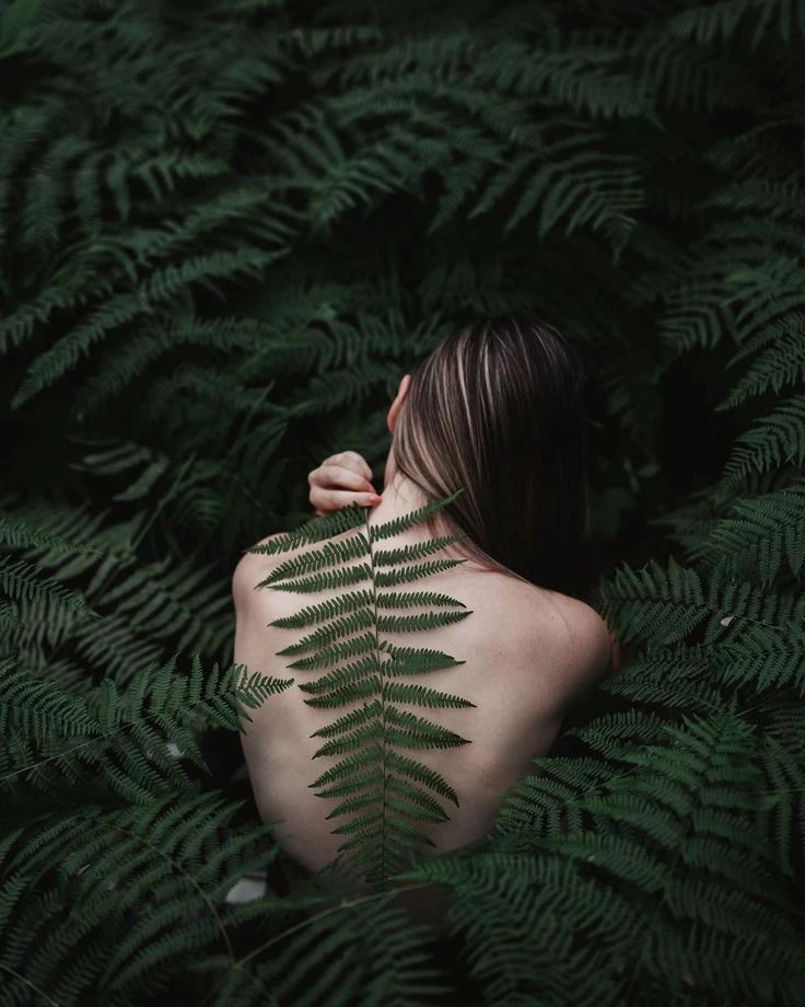 Femme dans la nature pour illustrer le bien-être chez Epilzen